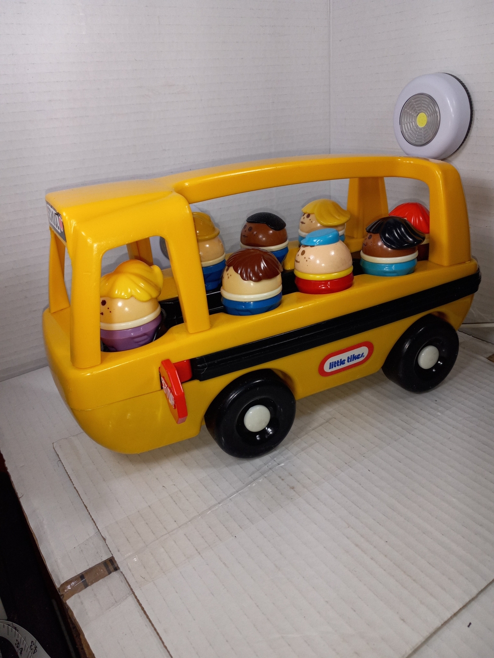 Vintage Little Tikes Toddle Tots School Bus with Classic 8 Chunky Peg Figurines